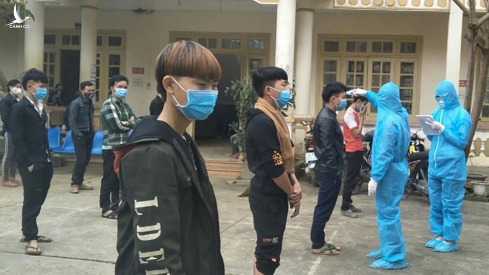 13 lao động đi xe máy từ Bình Dương về quê Lào Cai nhiễm Covid-19