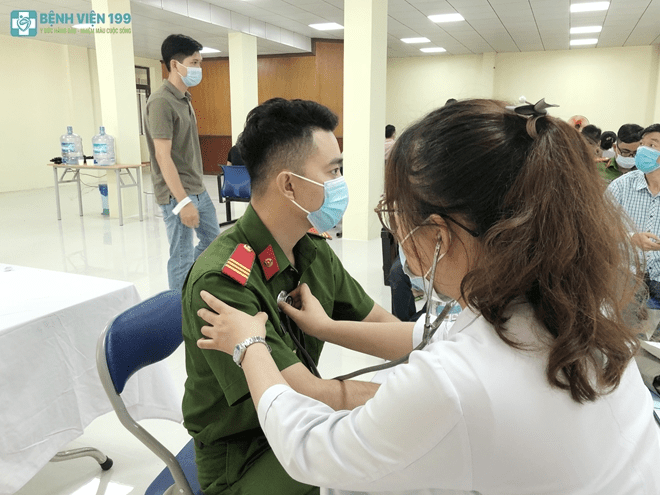 200 CBCS Công an Đà Nẵng được tiêm vaccine COVID-19