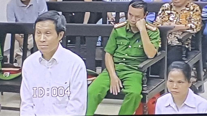 Ai có thể đoán định được tương lai của Nguyễn Hữu Vinh sau khi mãn hạn tù ?