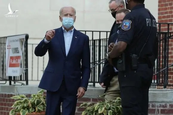 Ba lần âm tính với Covid-19, ông Biden vẫn chưa an toàn