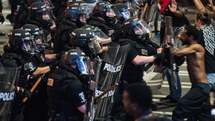 Bài học từ các cuộc bạo động tại Mỹ, Hồng Kông để thấy được cái giá của sự bình yên