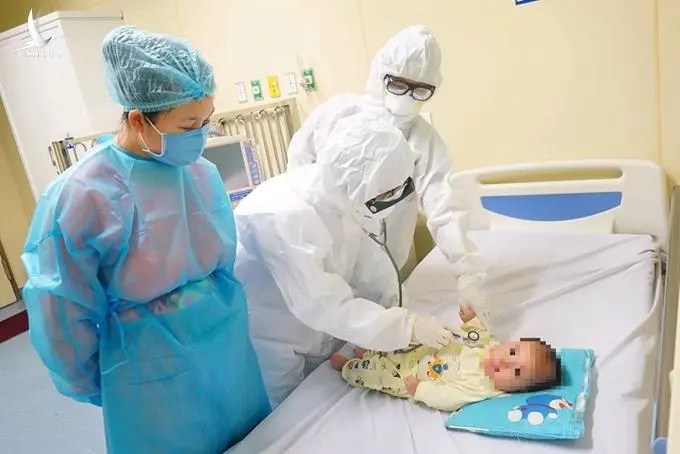 Bé trai 2 tháng tuổi ở Hà Nội nhiễm Covid-19