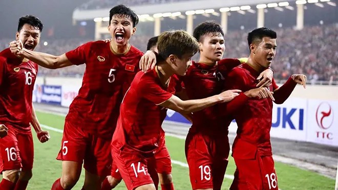 Bóng đá Thái Lan muốn vươn tầm châu lục phải thắng Việt Nam