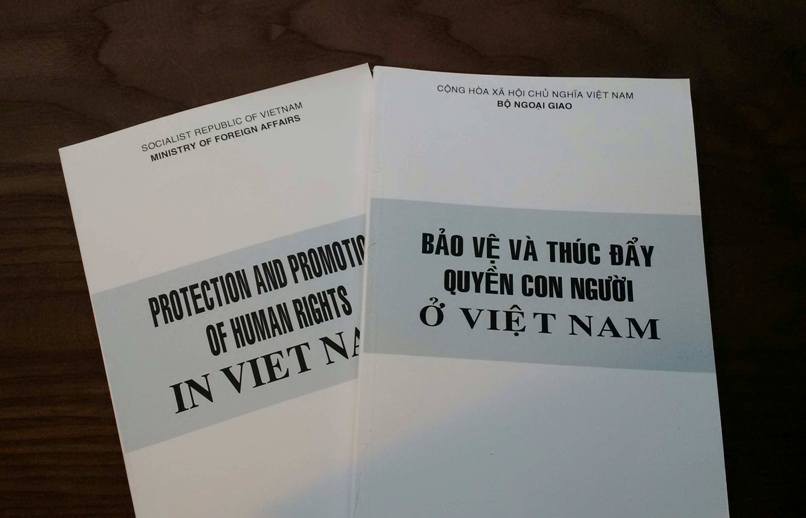 Cam kết của Việt Nam về nhân quyền và những tiếng sủa trăng