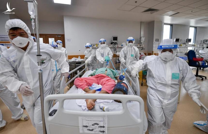Chuyên gia: Việt Nam cần cấp phép thuốc kháng virus Molnupiravir sớm