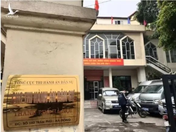 Cục Thi hành án dân sự Hà Nội: Nhóm người tự xưng là giáo viên đánh cán bộ