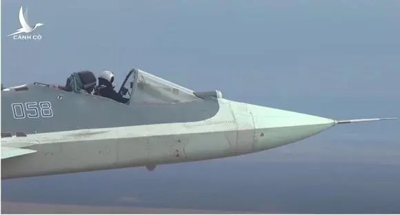 Điều kỳ lạ trên chiến đấu cơ Su-57 khiến truyền thông Mỹ trầm trồ