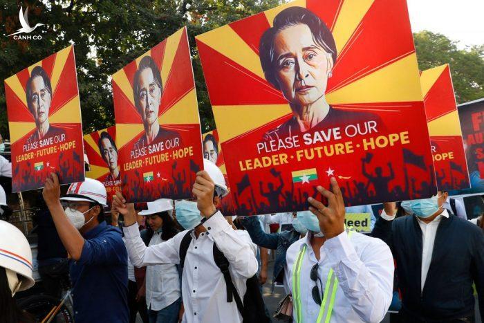 Đừng lôi Việt Nam vào “vở bi kịch” ở Myanmar!