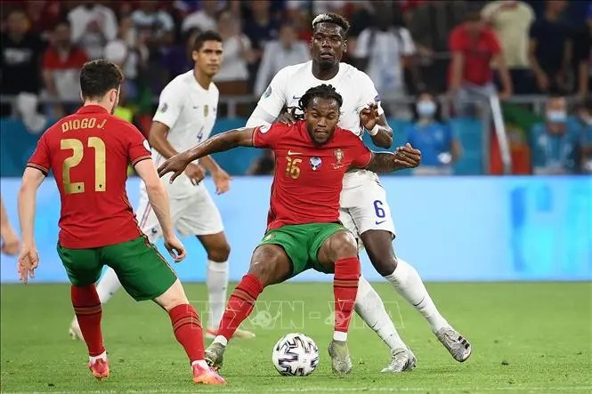 EURO 2020: Lý giải việc Pogba chơi hay trong màu áo Pháp hơn Manchester United