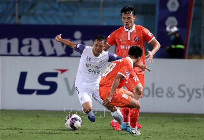 Hà Nội thất thủ 0-1 trước Bình Định ngay tại sân Hàng Đẫy