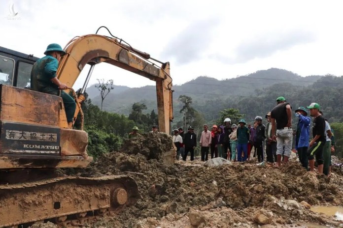 Hiện trường tìm kiếm 13 nạn nhân mất tích ở Trà Leng