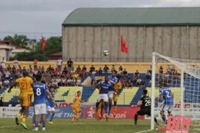 V.League 2020: Thiếu Quang Hải, Hà Nội FC trắng tay ngay tại Hàng Đẫy