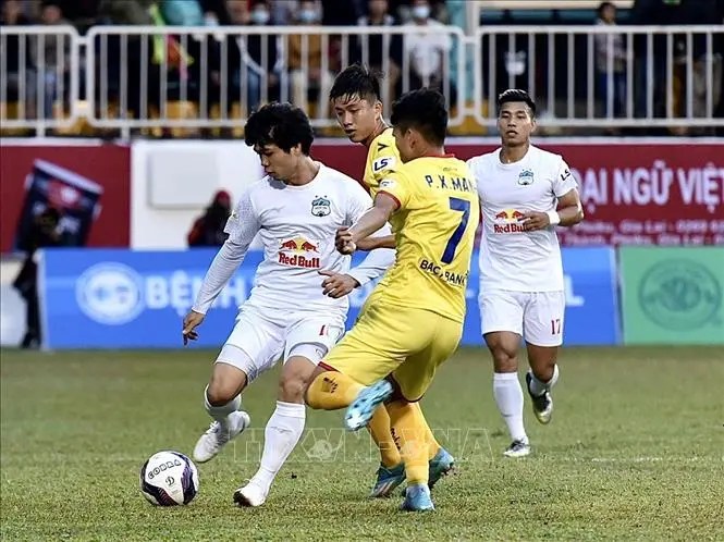 Hoàng Anh Gia Lai ngược dòng, đánh bại Sông Lam Nghệ An 2-1