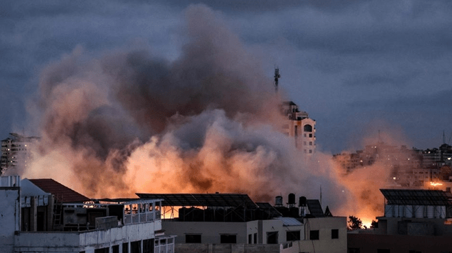 Israel không kích Gaza