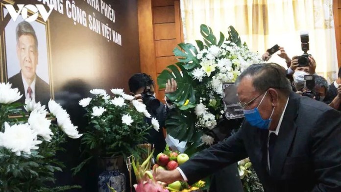 Lãnh đạo cấp cao Trung Quốc và Lào viếng nguyên Tổng Bí thư Lê Khả Phiêu