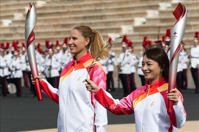 Ngọn đuốc Olympic Bắc Kinh 2022 đã tới Trung Quốc