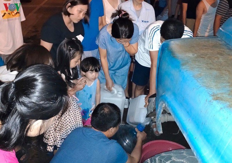 Nước sinh hoạt bốc mùi ở Hà Nội: Đừng để dân thêm lo lắng, bất an!