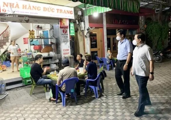 Phó chủ tịch Hà Nội ‘bắt quả tang’ nhiều hàng quán vẫn phục vụ khách sau 21h