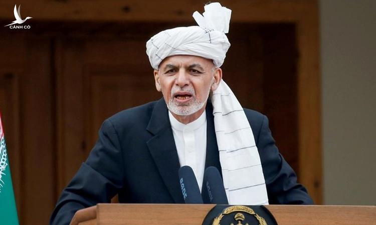 Tổng thống Afghanistan lần đầu lên tiếng sau khi tháo chạy khỏi Kabul