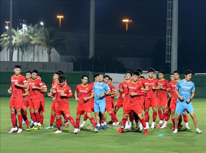 Đội tuyển Việt Nam tập buổi đầu tiên ở Sharjah