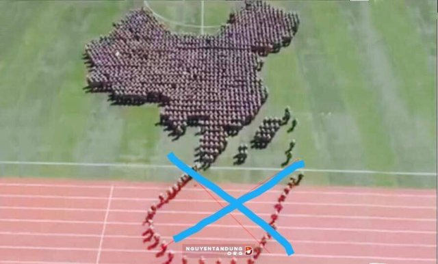 Lễ duyệt binh kỷ niệm 70 năm quốc khánh Trung Quốc có xếp hình “đường lưỡi bò”