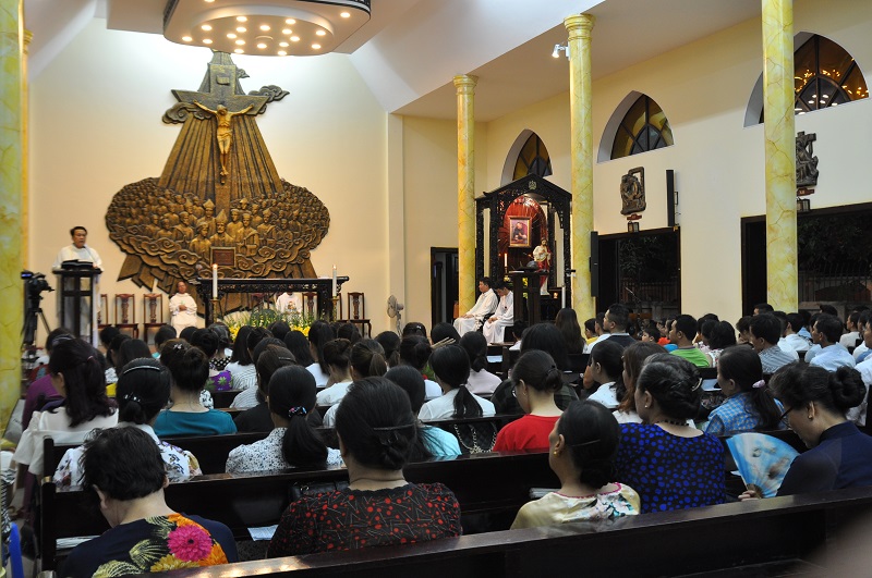 Nhà thờ Thái Hà mượn lễ cầu nguyện để xuyên tạc nỗ lực chống tham nhũng của Đảng Cộng sản Việt Nam?