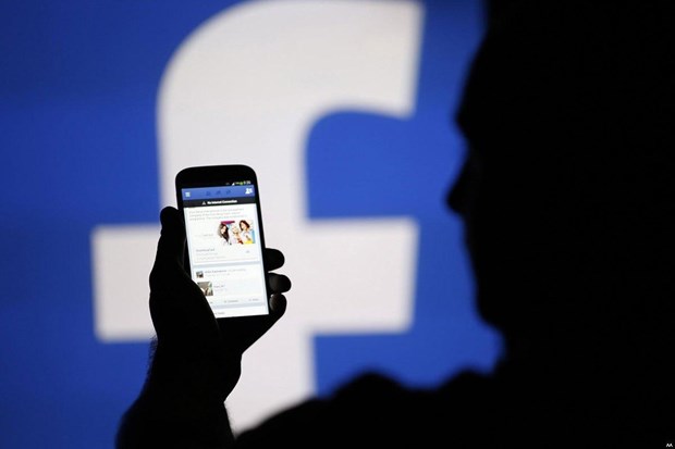 Phạt hành chính chủ tài khoản facebook đăng thông tin sai sự thật