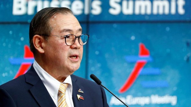 Philippines trao công hàm phản đối tàu Trung Quốc áp sát bãi Cỏ Mây