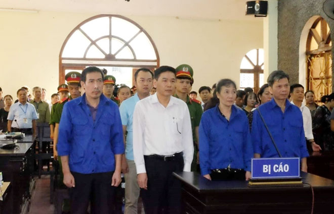 Vụ gian lận điểm thi tại Sơn La: Đề nghị truy tố thêm tội đưa và nhận hối lộ