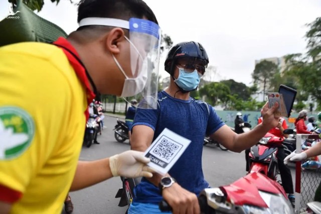 ‘Chỉ thị 16 không là thuốc tiên, cần người TP.HCM đồng lòng ngăn dịch’ ‘Chỉ thị 16 không là thuốc tiên, cần người TP.HCM đồng lòng ngăn dịch’