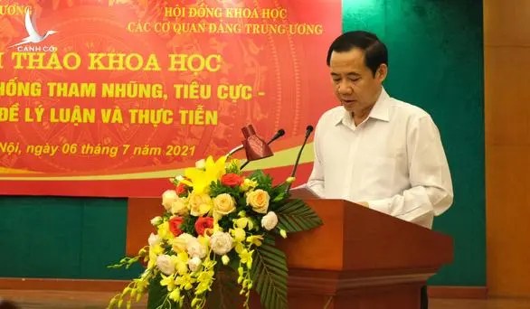 ‘Chống tham nhũng chỉ một nửa thì còn tệ hơn cả không chống’