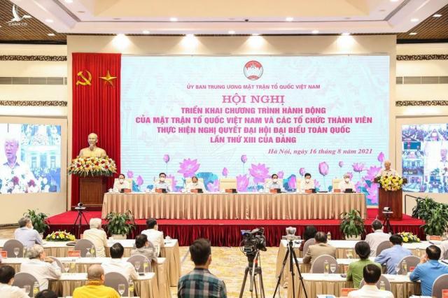 ‘Phải tiếp xúc với dân chân thực, không được mị dân’