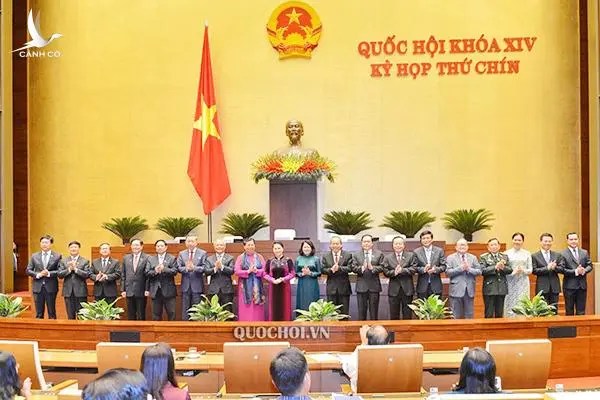 21 thành viên của Hội đồng bầu cử quốc gia có 6 ủy viên Bộ Chính trị