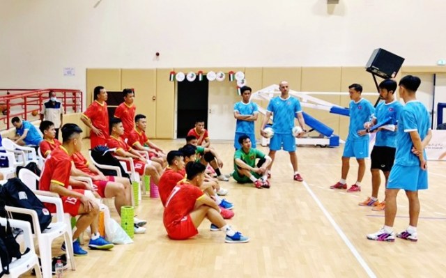 22 tuyển thủ futsal Việt Nam di chuyển ra Hà Nội