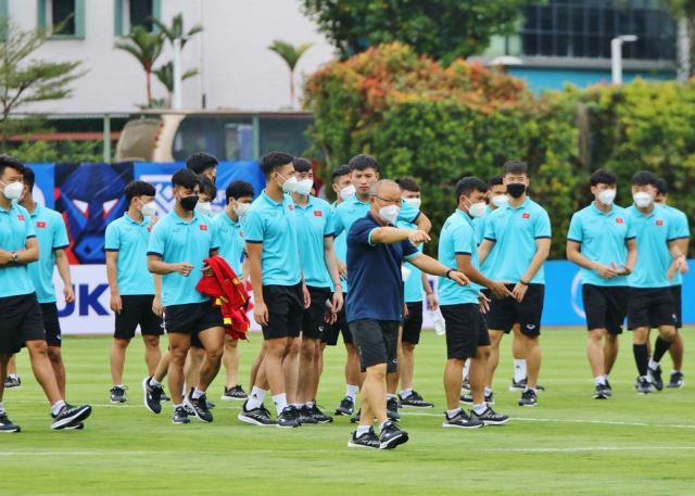 AFF Suzuki Cup 2020: Sẵn sàng dừng trận đấu nếu có mưa kèm sấm sét