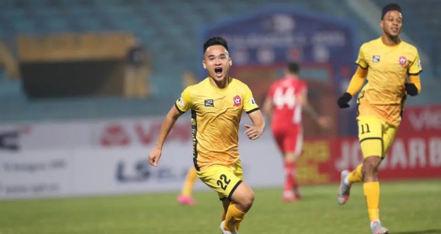 Ấn tượng vòng 1 V-League 2021