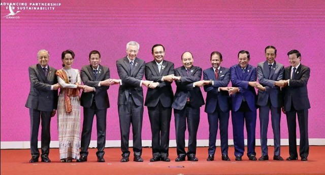 ASEAN thay đổi thái độ với Trung Quốc, Mỹ đồng tình ủng hộ