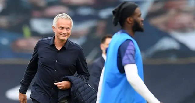 Bale trở lại Tottenham với Mourinho và vẫn nhận lương khủng