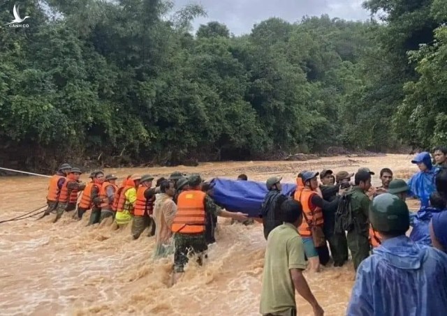 Bạn của người dân miền Trung trong những ngày mưa lũ!