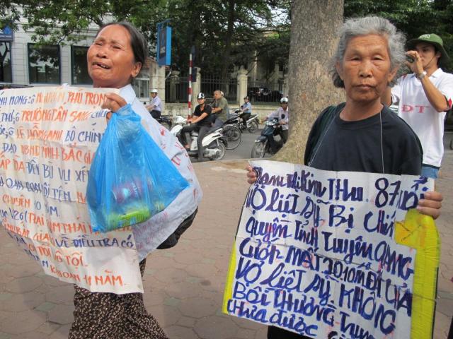 Biểu tình chống Trung Quốc - Tuồng dở của đám rận chủ