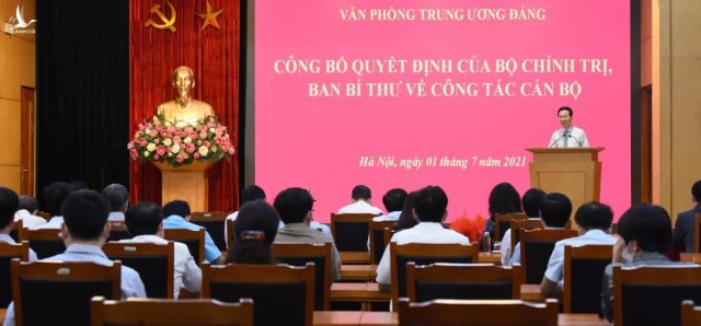 Bộ Chính trị điều động, bổ nhiệm 2 nhân sự giữ chức Phó Chánh Văn phòng Trung ương