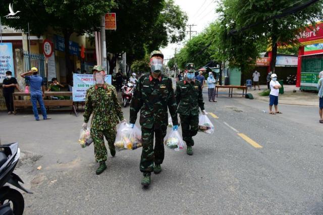 Bộ Quốc phòng thông tin về việc lực lượng quân đội chuẩn bị rút quân ở TP.HCM