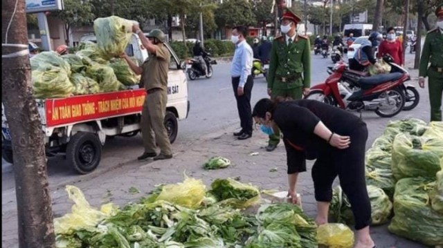 Bôi lem, “ném bùn” lực lượng chống dịch