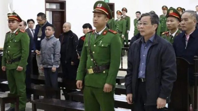 “Cán bộ tham nhũng chia nhau hàng nghìn tỷ đồng, dân chịu sao nổi?” “Cán bộ tham nhũng chia nhau hàng nghìn tỷ đồng, dân chịu sao nổi?”