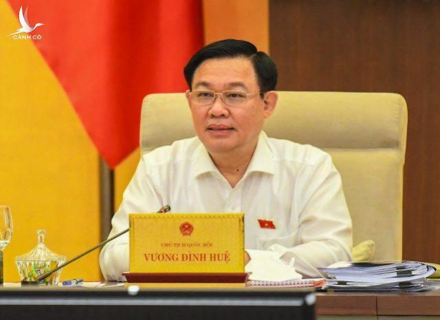 Chân Trời Mới Media không biết gì về kinh tế, thì đừng “bi bô” học đòi bình luận! Chân Trời Mới Media không biết gì về kinh tế, thì đừng “bi bô” học đòi bình luận!
