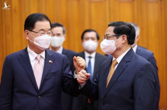 Chỉ có kẻ tiêu cực mới suy diễn Thủ tướng “xỉ vả, dạy đời doanh nghiệp Hàn Quốc” Chỉ có kẻ tiêu cực mới suy diễn Thủ tướng “xỉ vả, dạy đời doanh nghiệp Hàn Quốc”