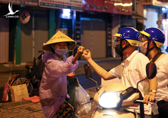 Chính phủ chia sẻ, thấu hiểu và kịp thời hỗ trợ nhân dân trong thời khắc khó khăn nhất để chống dịch