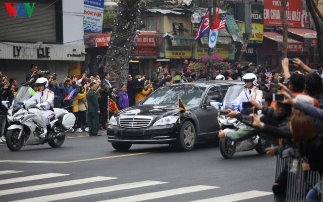 Chủ tịch Triều Tiên Kim Jong-un đến Hà Nội