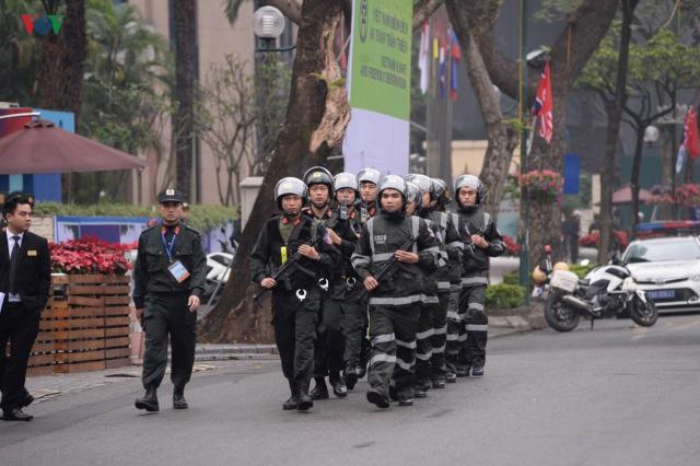 Chủ tịch Triều Tiên Kim Jong-un đến Hà Nội