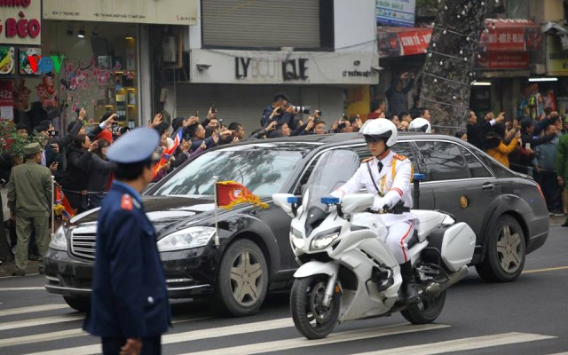 Chủ tịch Triều Tiên Kim Jong-un đến Hà Nội